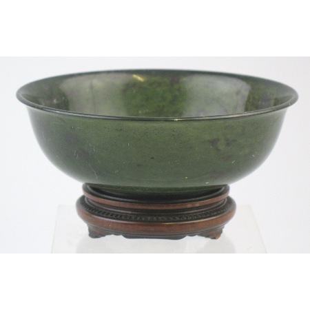 A Chinese spinach jade bowl