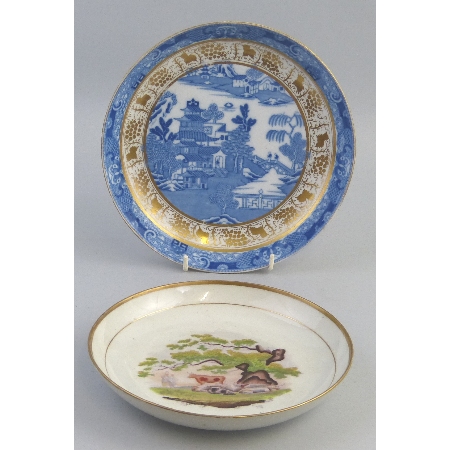 An early 19th Century New Hall saucer dish