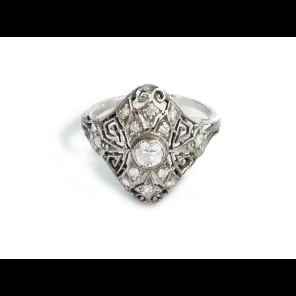 An American Art Deco diamond panel ring