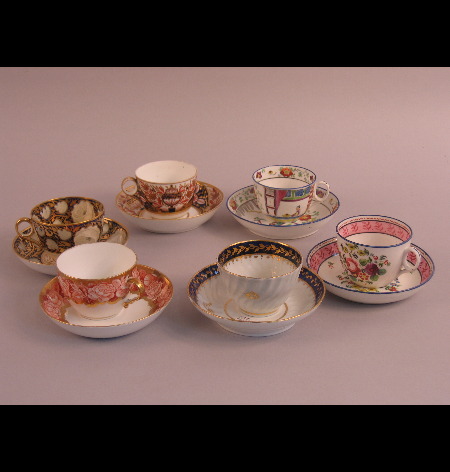 An early 19th Century Coalport tea bowl and saucer